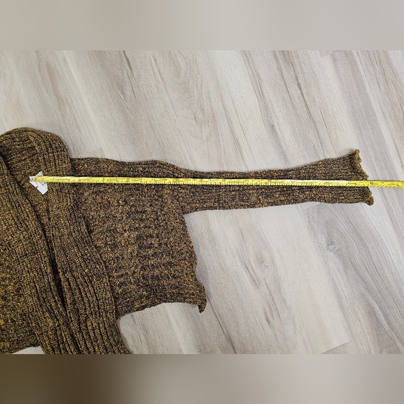 SKIF Cardigan Sweater Sm - Picture 8 of 9